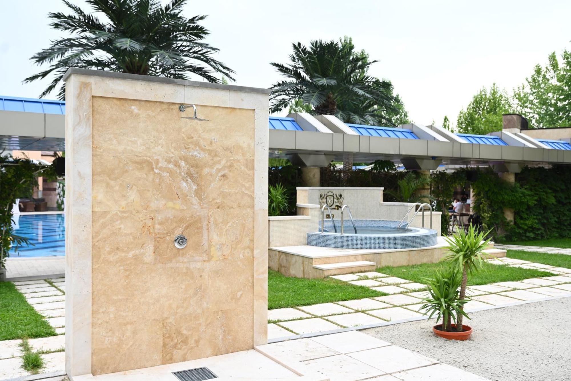 Multi Grand Pharaon Hotel Ptghni Luaran gambar