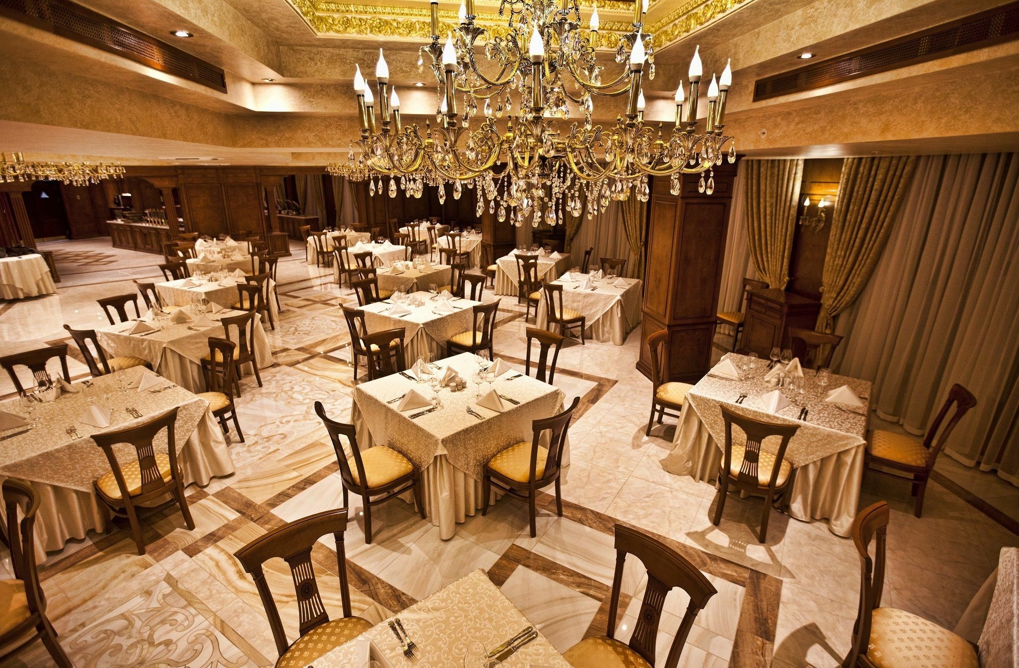 Multi Grand Pharaon Hotel Ptghni Luaran gambar